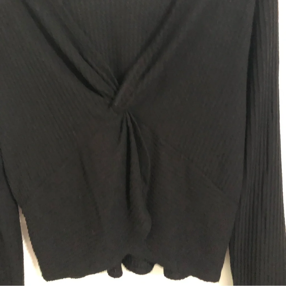 **SOLD**Hollister | open back long sleeve black waffle knit blouse shirt top - Picture 4 of 8